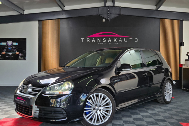 VOLKSWAGEN GOLF R32