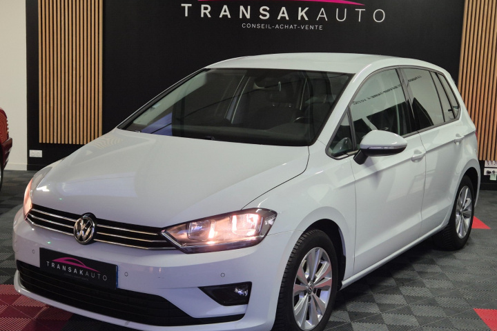 VOLKSWAGEN GOLF SPORTSVAN