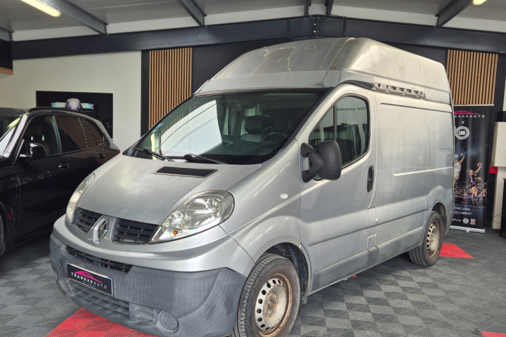 RENAULT TRAFIC FOURGON