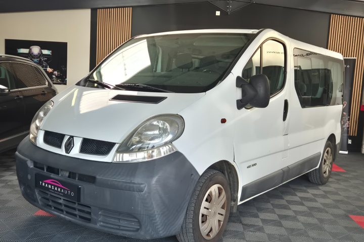 RENAULT TRAFIC COMBI