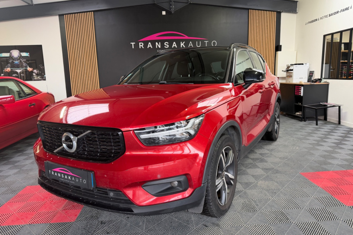 VOLVO XC40